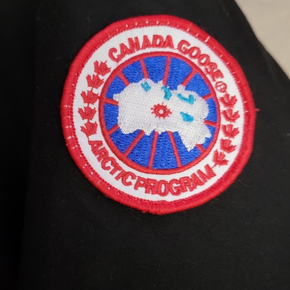 Canada Goose Parka 4567 JM Men's small very good condition, too small for me. - Picture 3 of 13